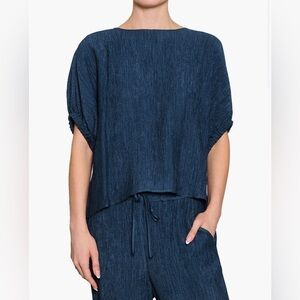 NWT Melloday Clinched Plisse Top